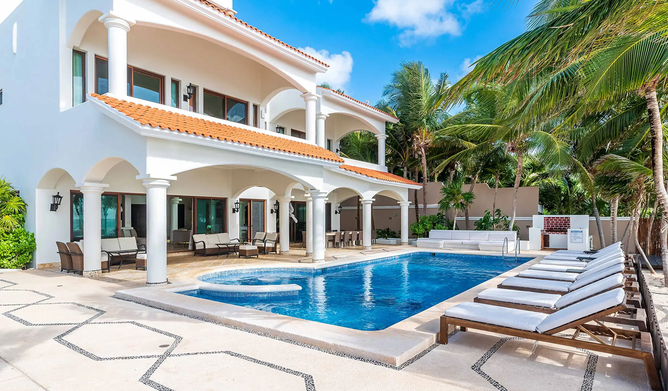 Smart Luxury Real Estate in Hacienda