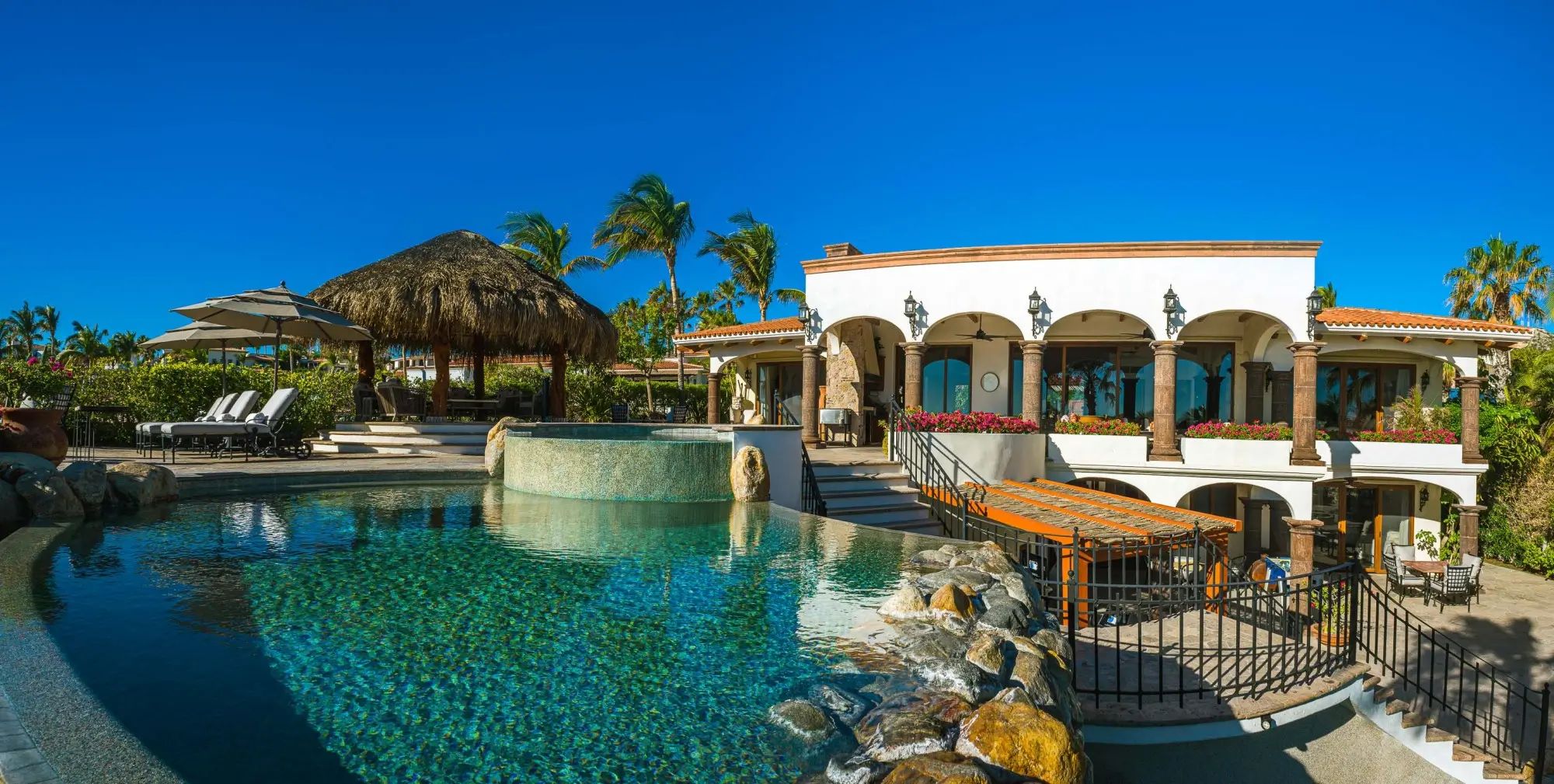 Luxury Homes in Hacienda For Sale