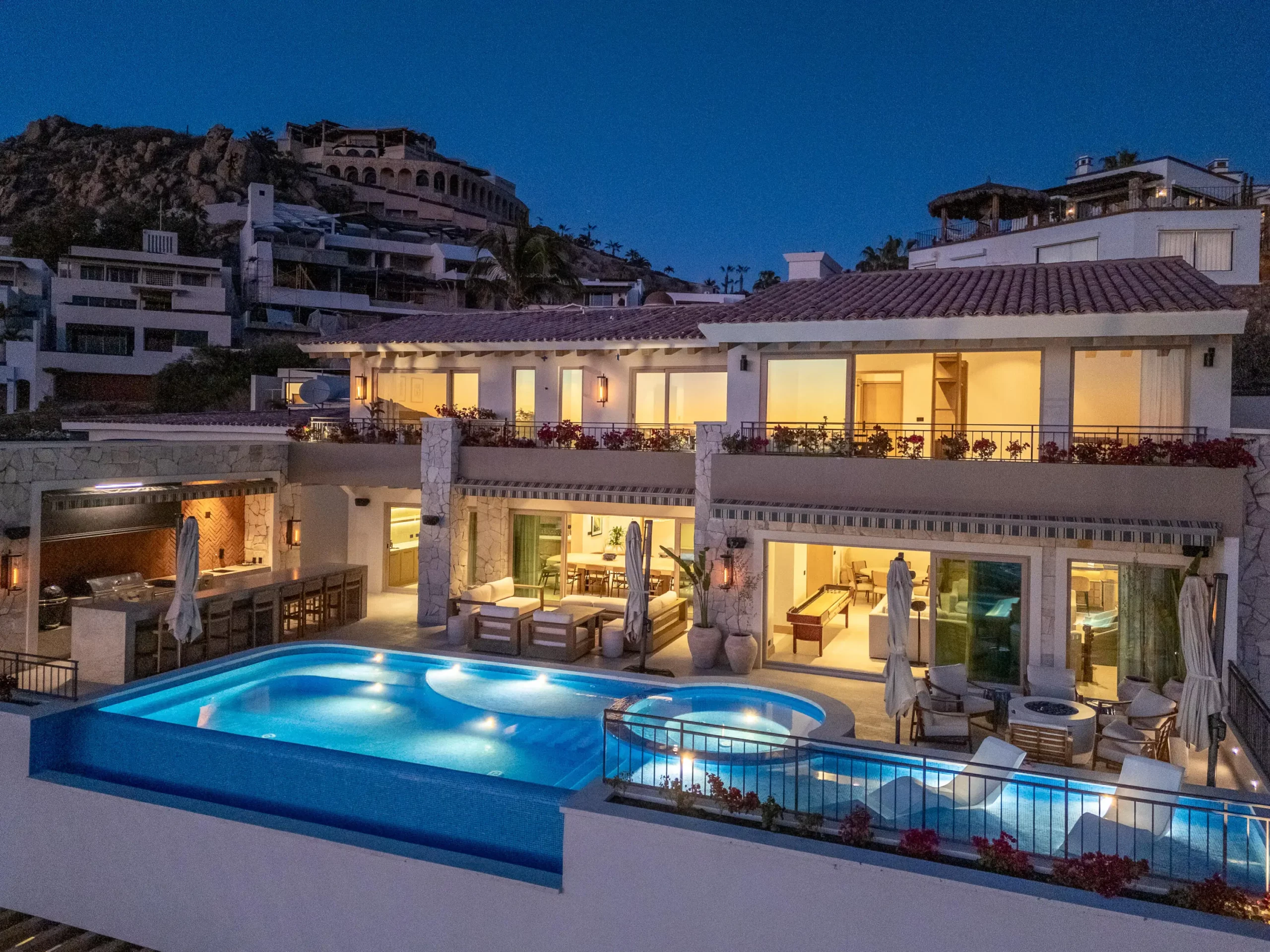 Luxury Homes in Hacienda For Sale